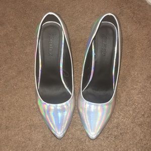 Holographic Pumps